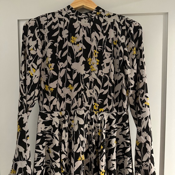 Guess by Marciano dress - Picture 3 of 4